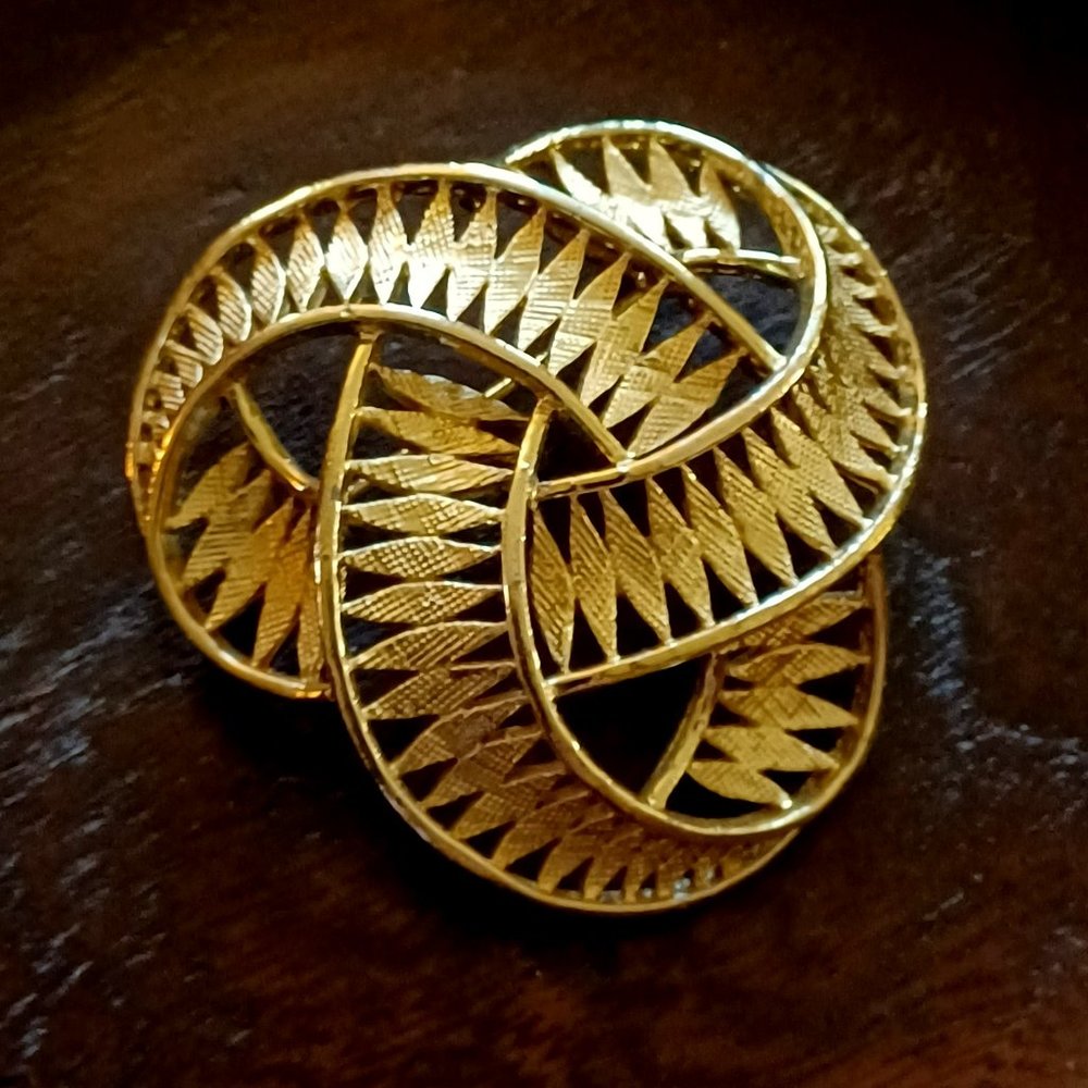 2- Women's Brooches